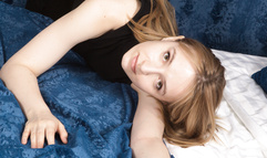 Polly Yangs - Suck Me VR